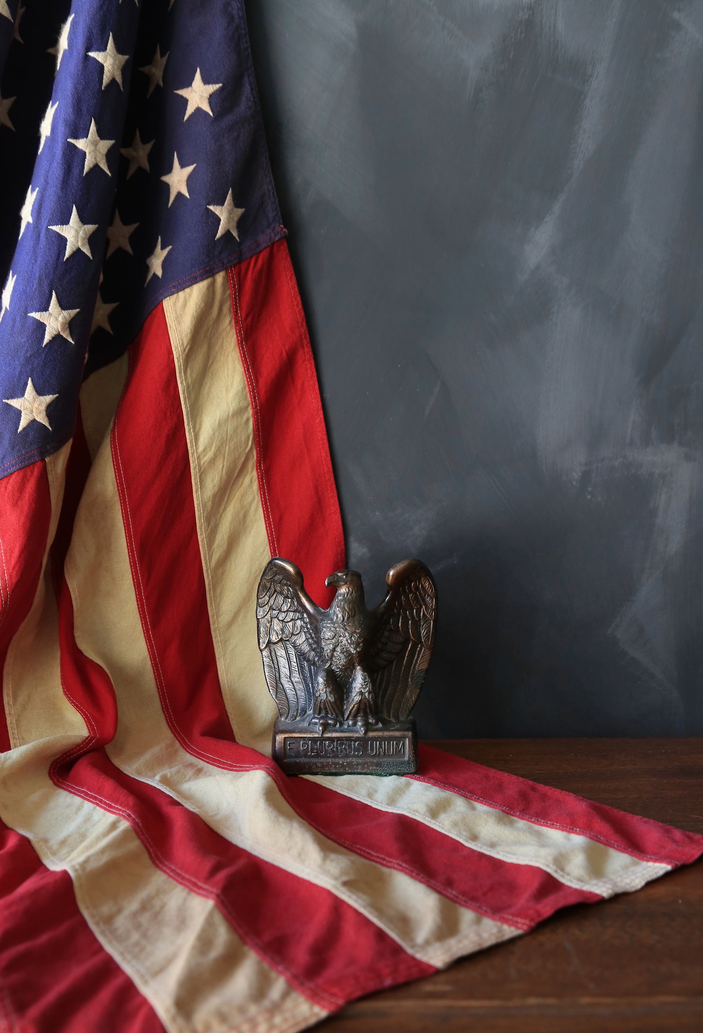 Vintage cast metal American Eagle bookend | E Pluribus Unum