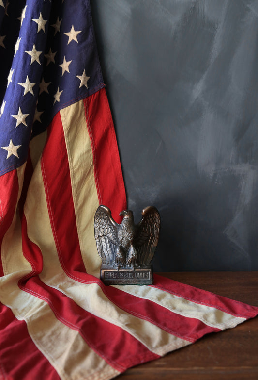 Vintage cast metal American Eagle bookend | E Pluribus Unum