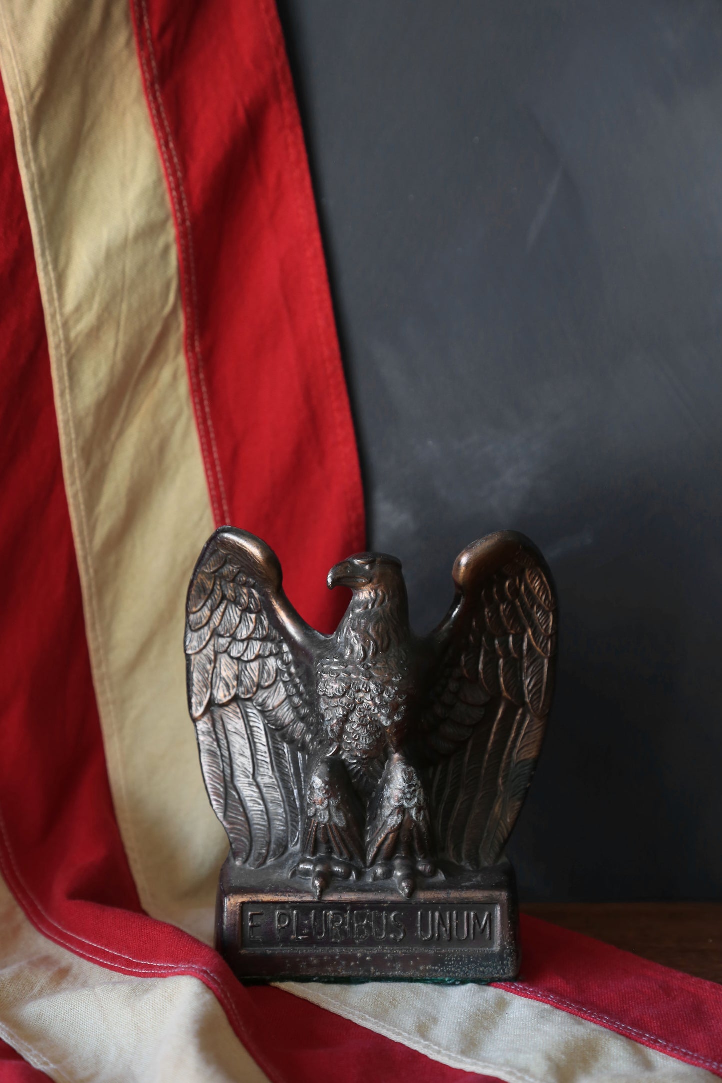 Vintage cast metal American Eagle bookend | E Pluribus Unum