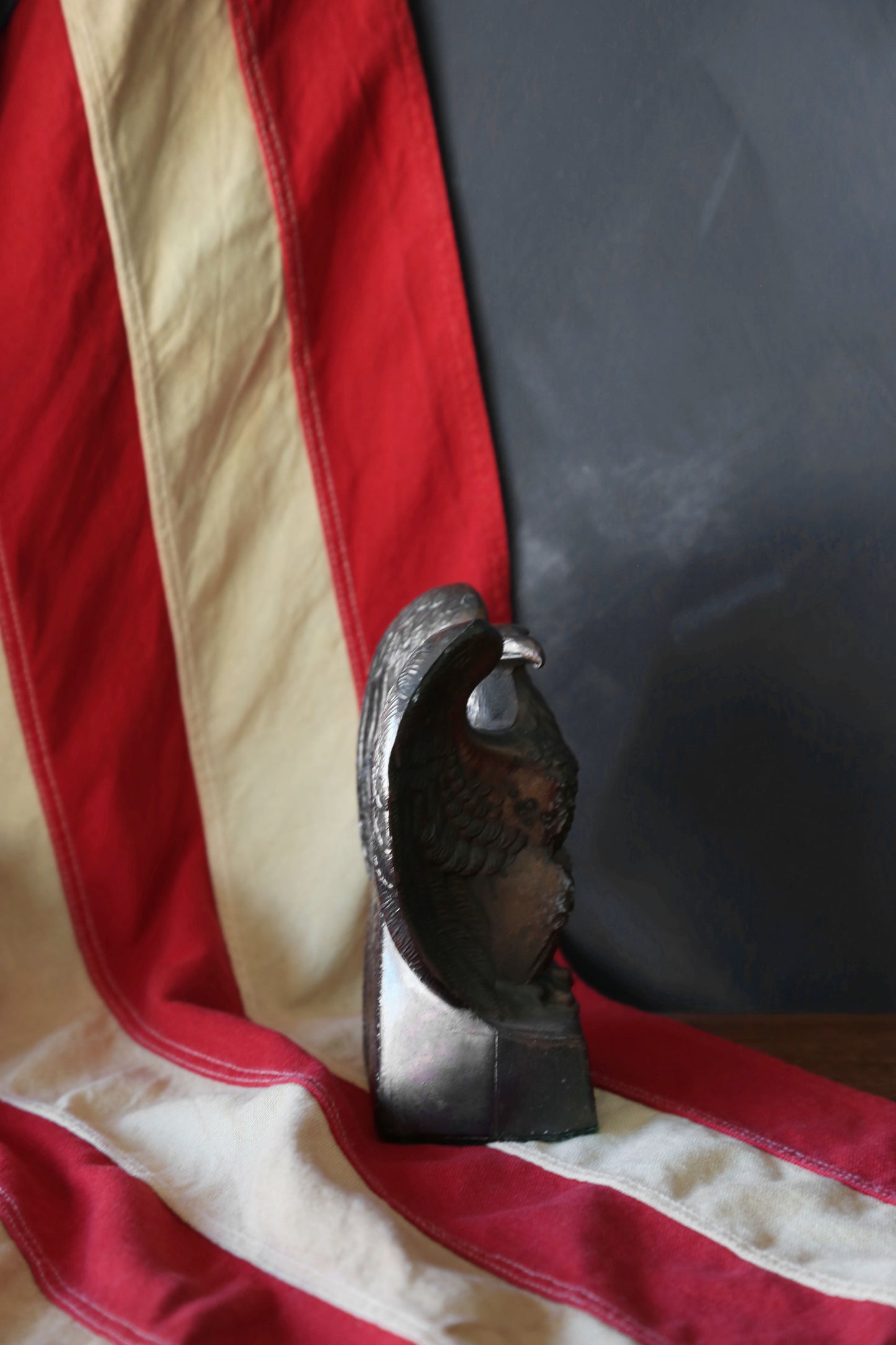Vintage cast metal American Eagle bookend | E Pluribus Unum