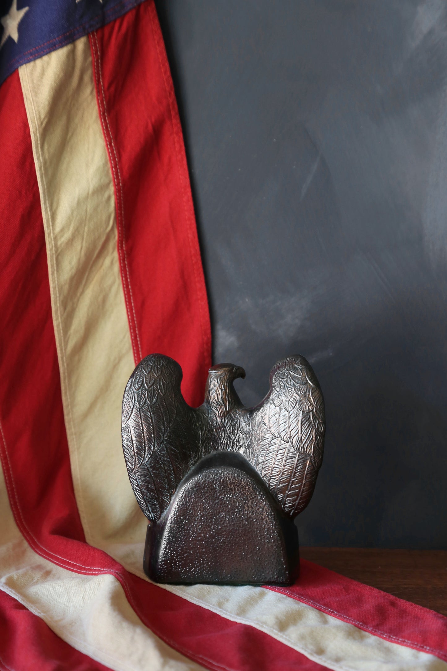 Vintage cast metal American Eagle bookend | E Pluribus Unum