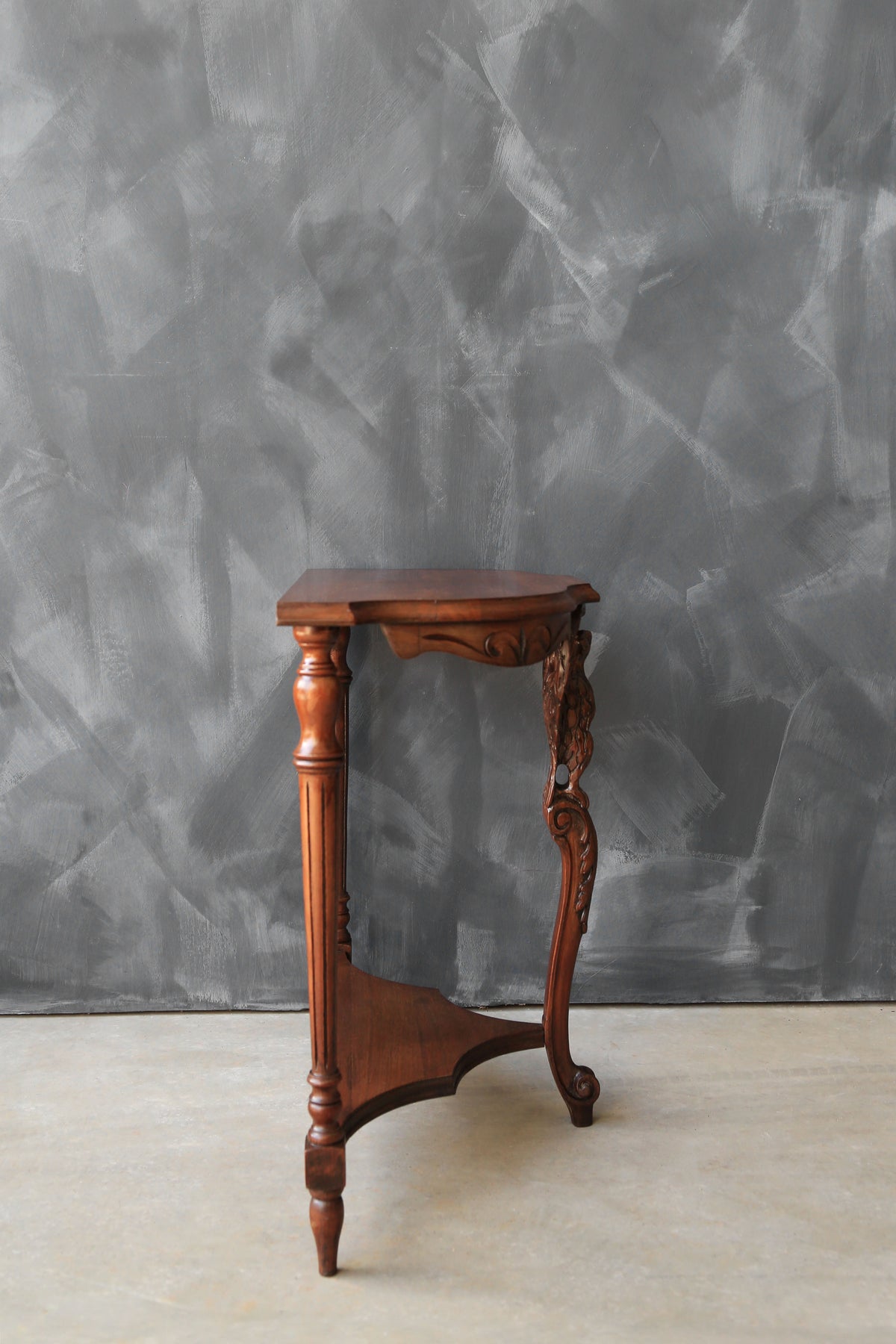 Antique 19th Century carved American Eagle Federal walnut end side table