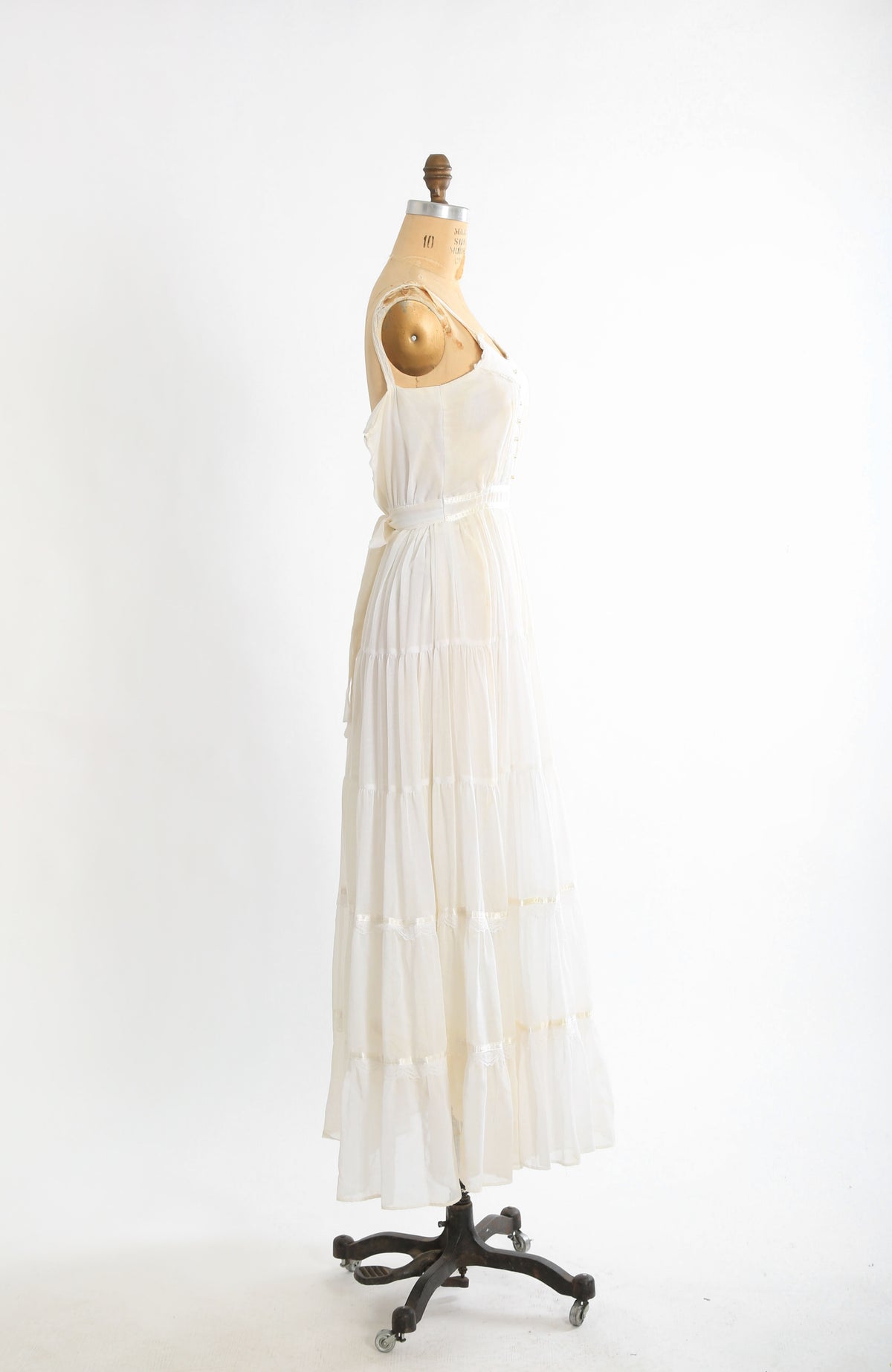 Vintage 70s Gunne Sax Ivory lace maxi dress
