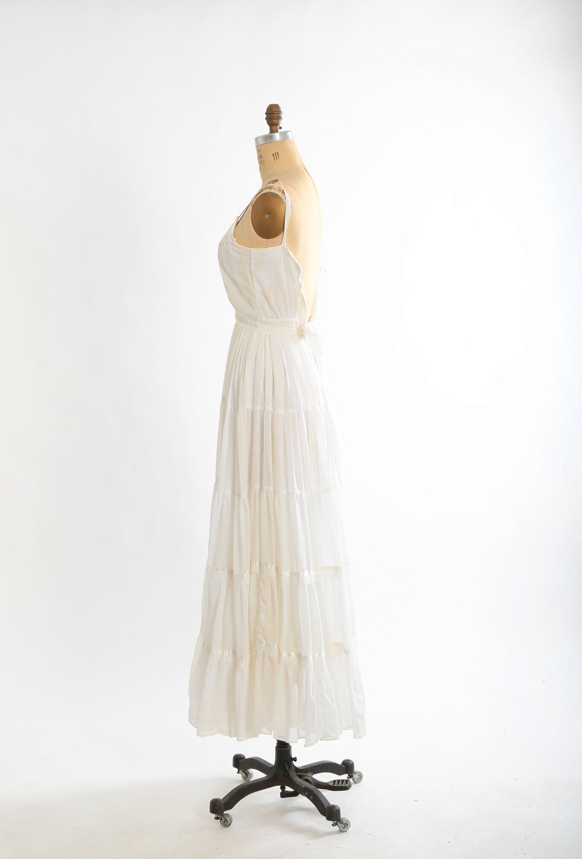 Vintage 70s Gunne Sax Ivory lace maxi dress