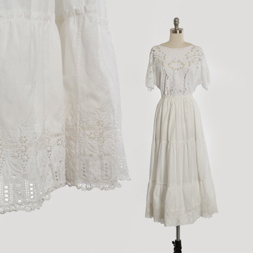 Antique vintage 1900s Edwardian white cotton embroidered crochet lace floral skirt