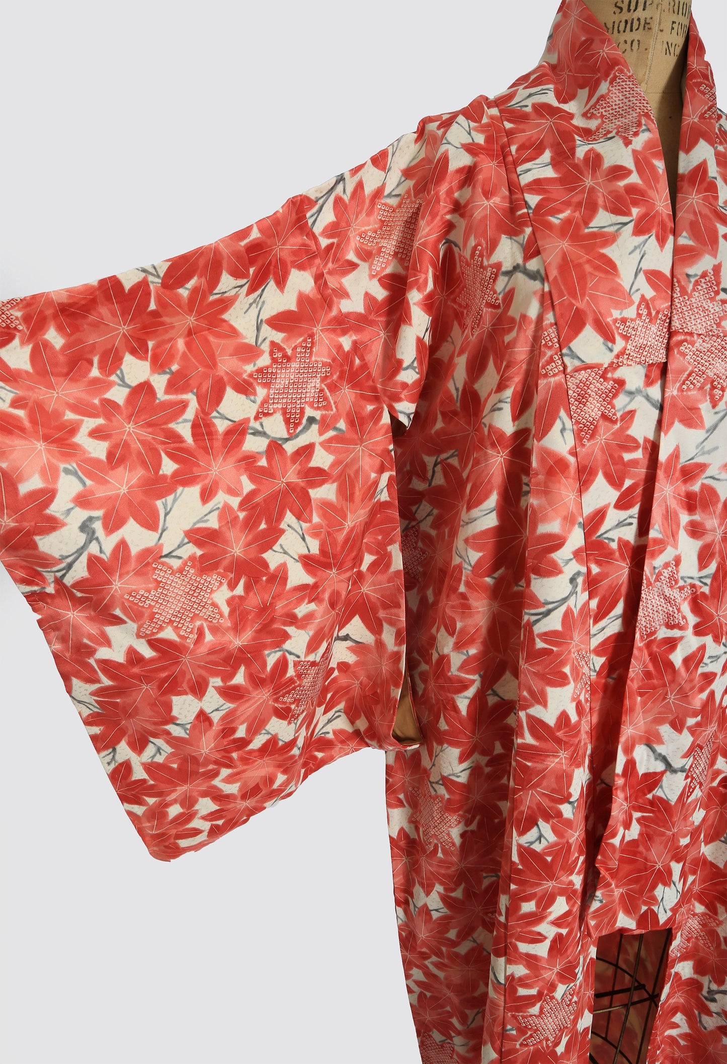 Antique Vintage 20s 30s pink silk floral leaf Japanese KIMONO | 1920s wedding floral kimono