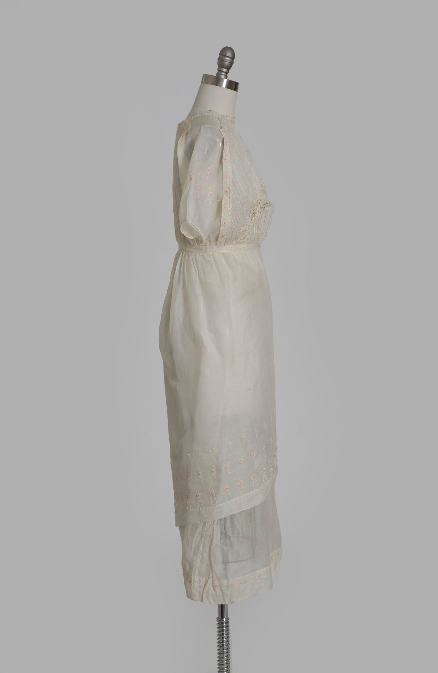 Antique Vintage Edwardian crochet hand embroidered floral cotton lawn dress