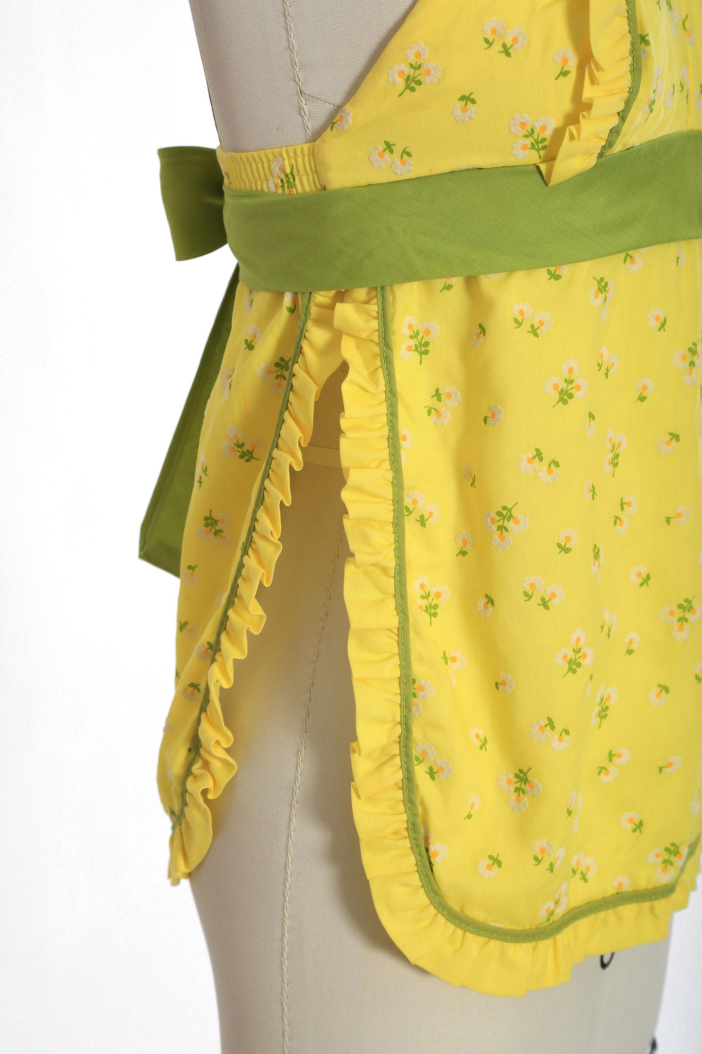 Vintage 60s 70s floral daisy ruffle open side tank top