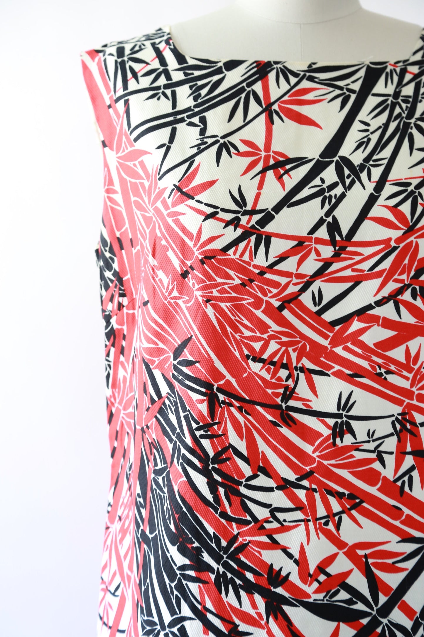 Vintage 60s MOD Bamboo print shift dress