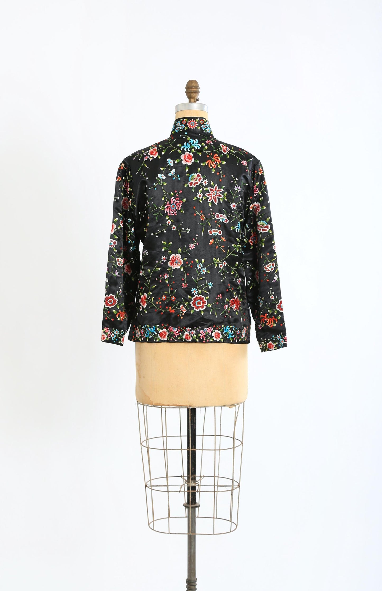 Vintage 60s hand embroidered Chinese silk jacket
