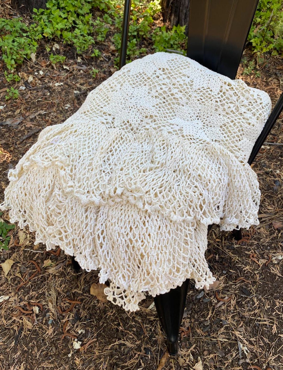 Antique vintage handmade crochet star ruffle beadspred 87" x 79"