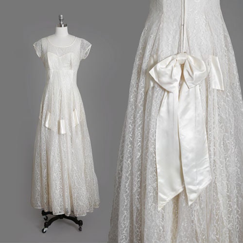 Emma Domb wedding dress | Vintage 50s floral lace bow wedding dress | 1950s wedding gown
