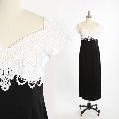 Jessica McClintock Bridal black + white floral embroidered lace Dress