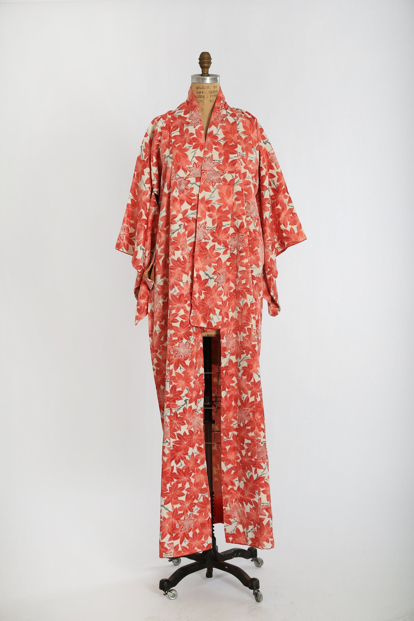 Antique Vintage 20s 30s pink silk floral leaf Japanese KIMONO | 1920s wedding floral kimono
