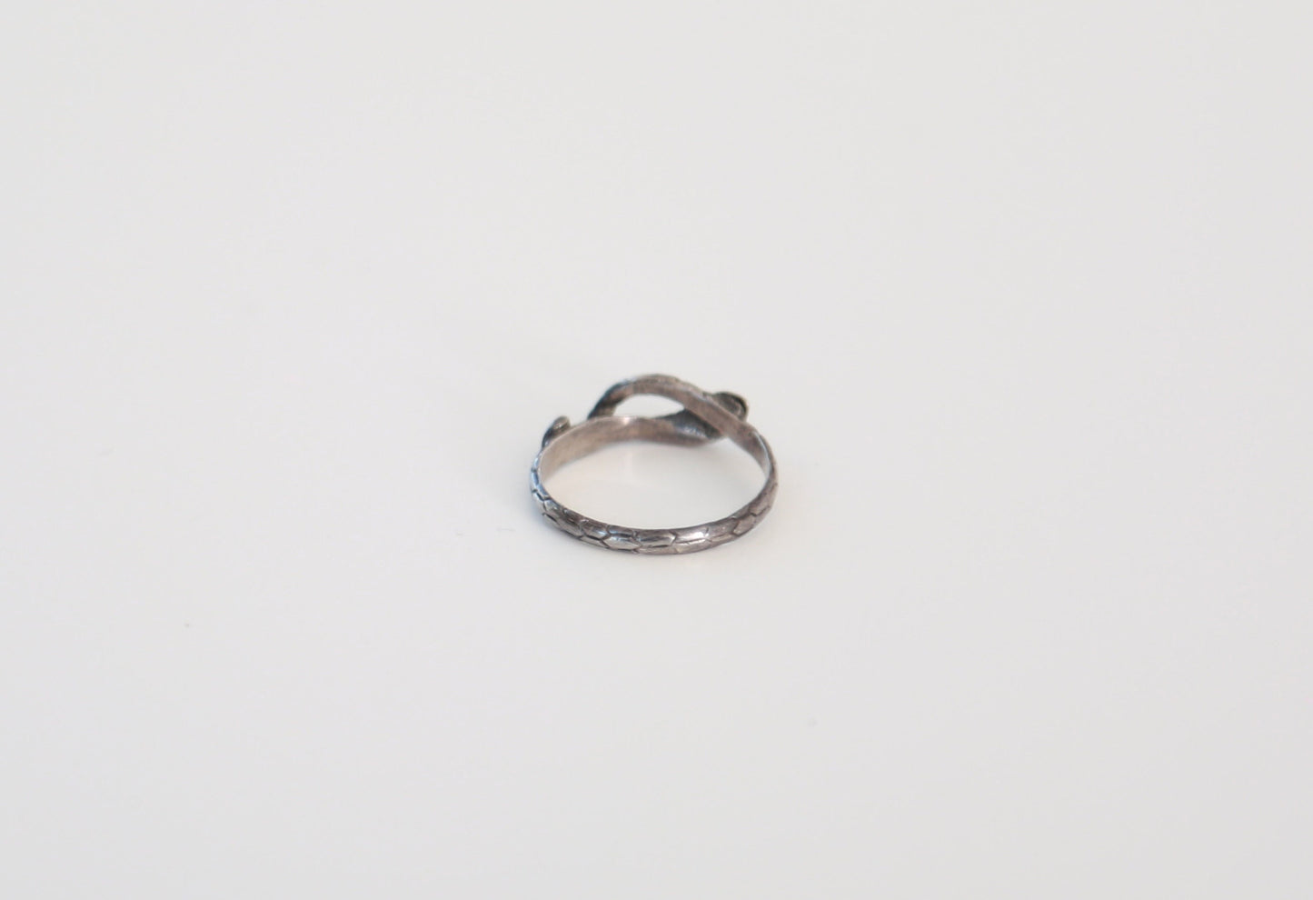 Vintage Sterling Silver sapphire snake ring  sz. 7 1/2