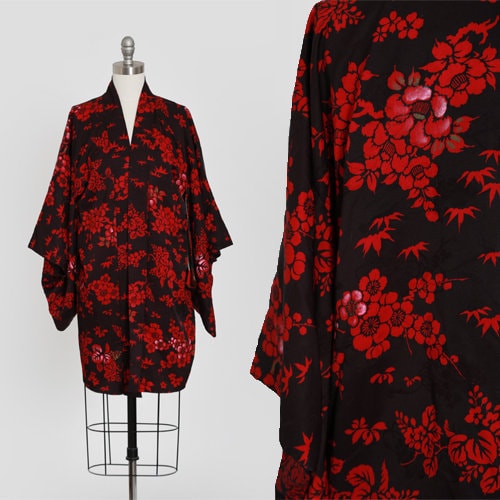 Silk Haori | Vintage 1940s black + red floral silk Haori kimono