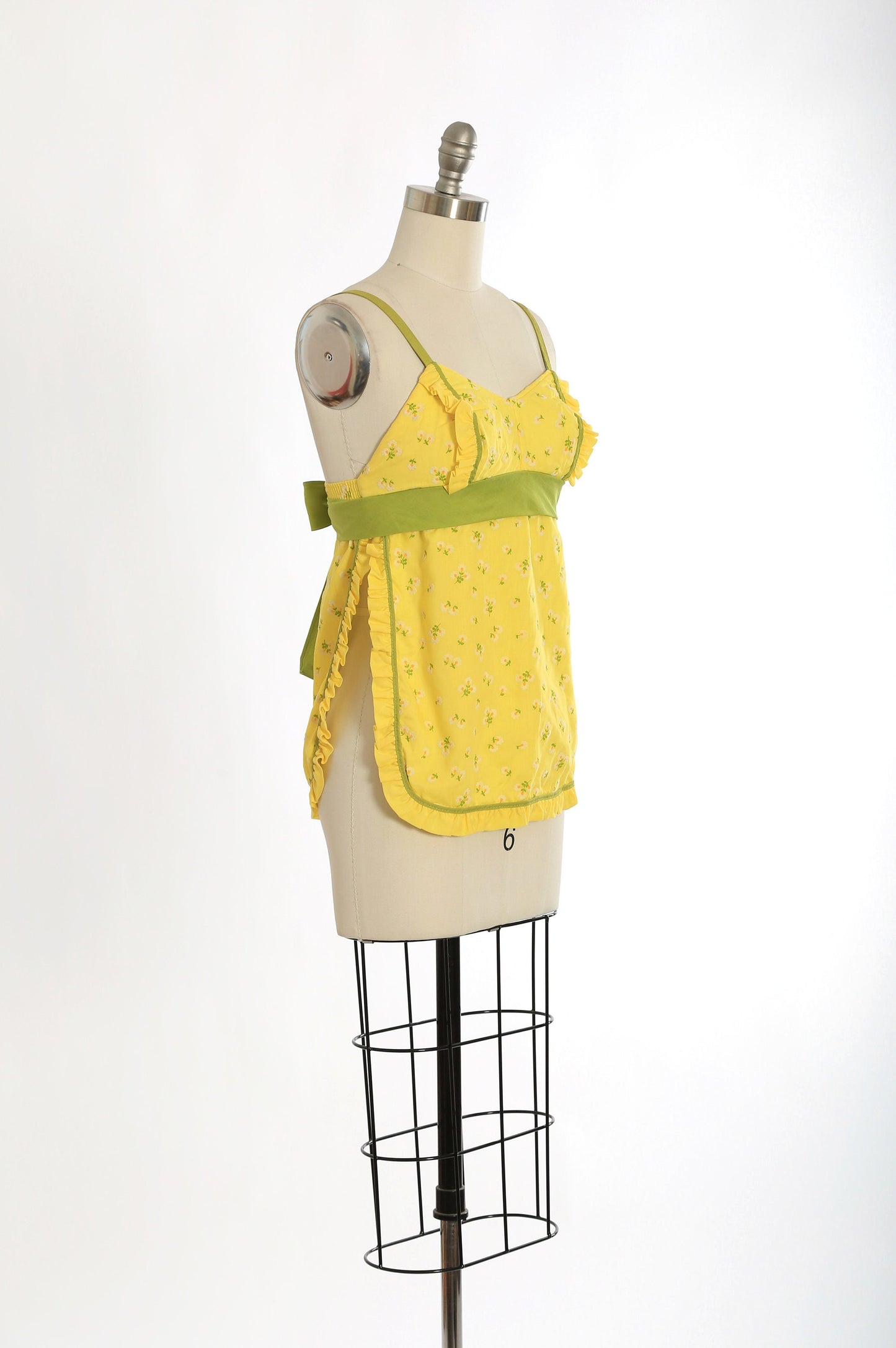Vintage 60s 70s floral daisy ruffle open side tank top