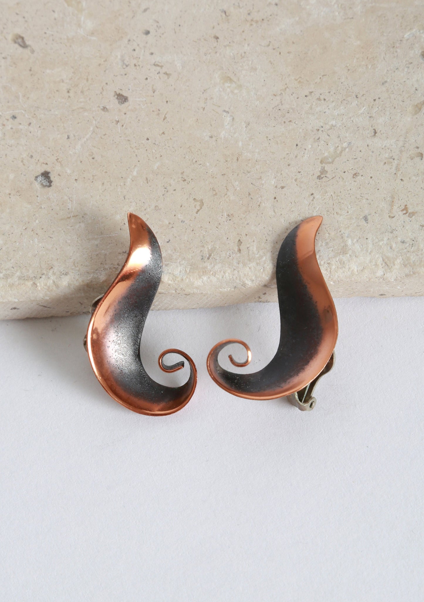 Vintage 50s spiral copper clip on earrings | Modernist earrings