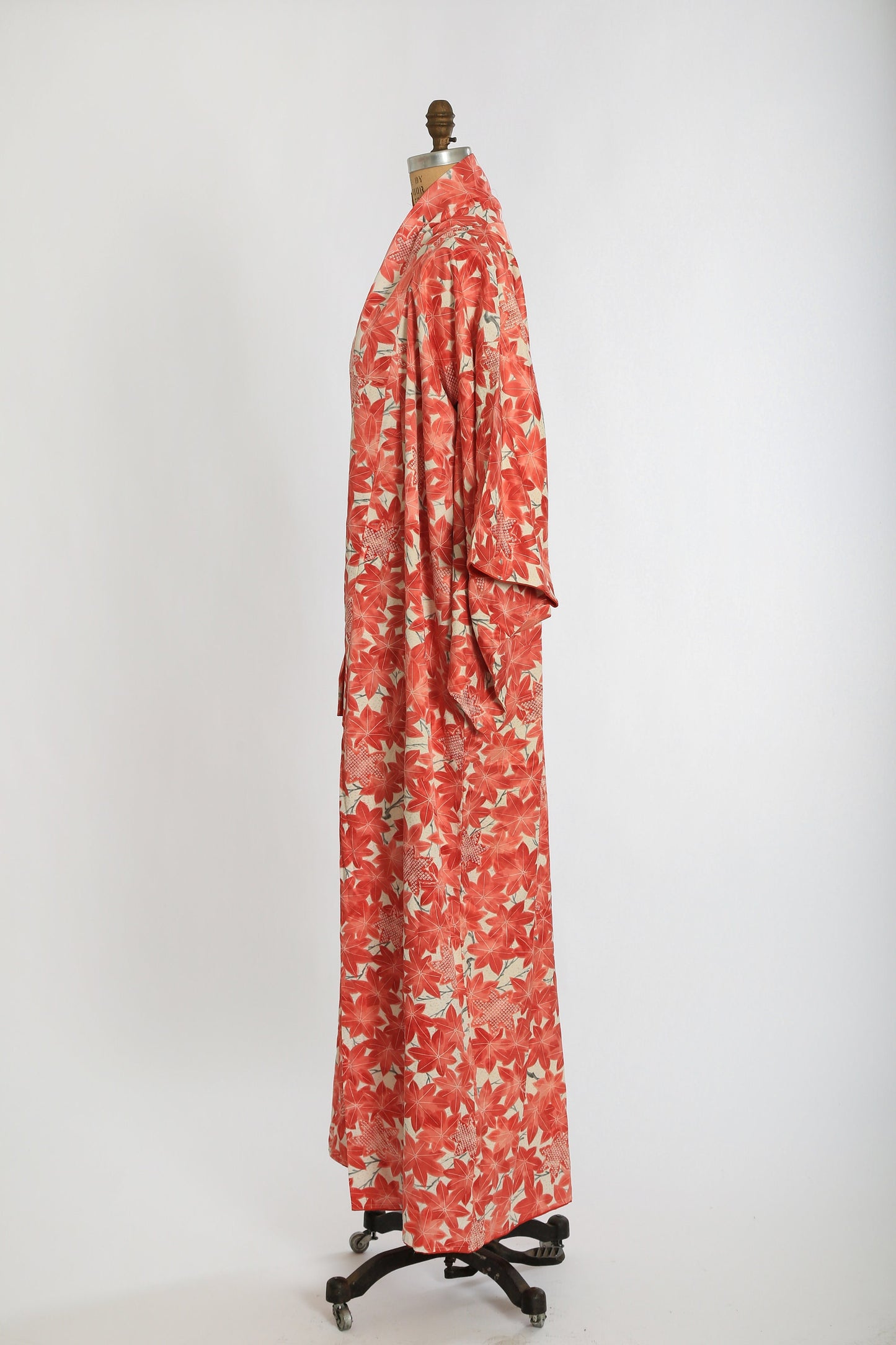 Antique Vintage 20s 30s pink silk floral leaf Japanese KIMONO | 1920s wedding floral kimono