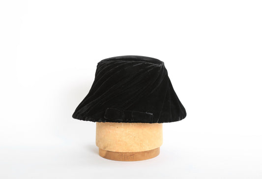 Vintage 40s high crown twisted black velvet hat