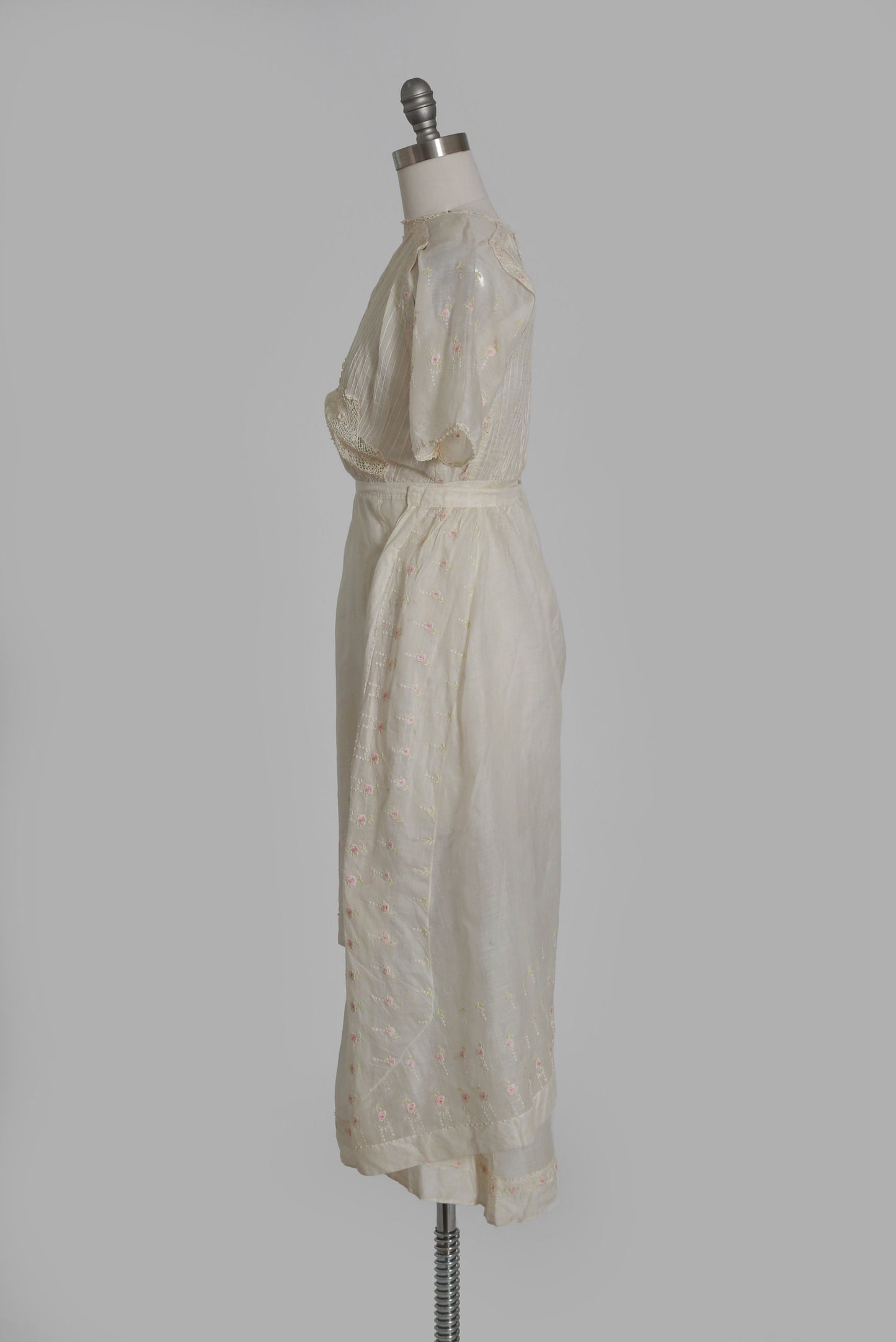 Antique Vintage Edwardian crochet hand embroidered floral cotton lawn dress