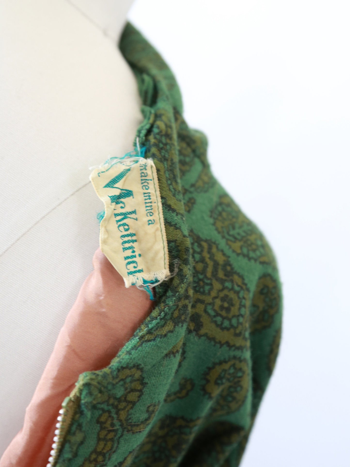 60s Green paisley dress | Vintage 1960s McKettrick green paisley wiggle dress
