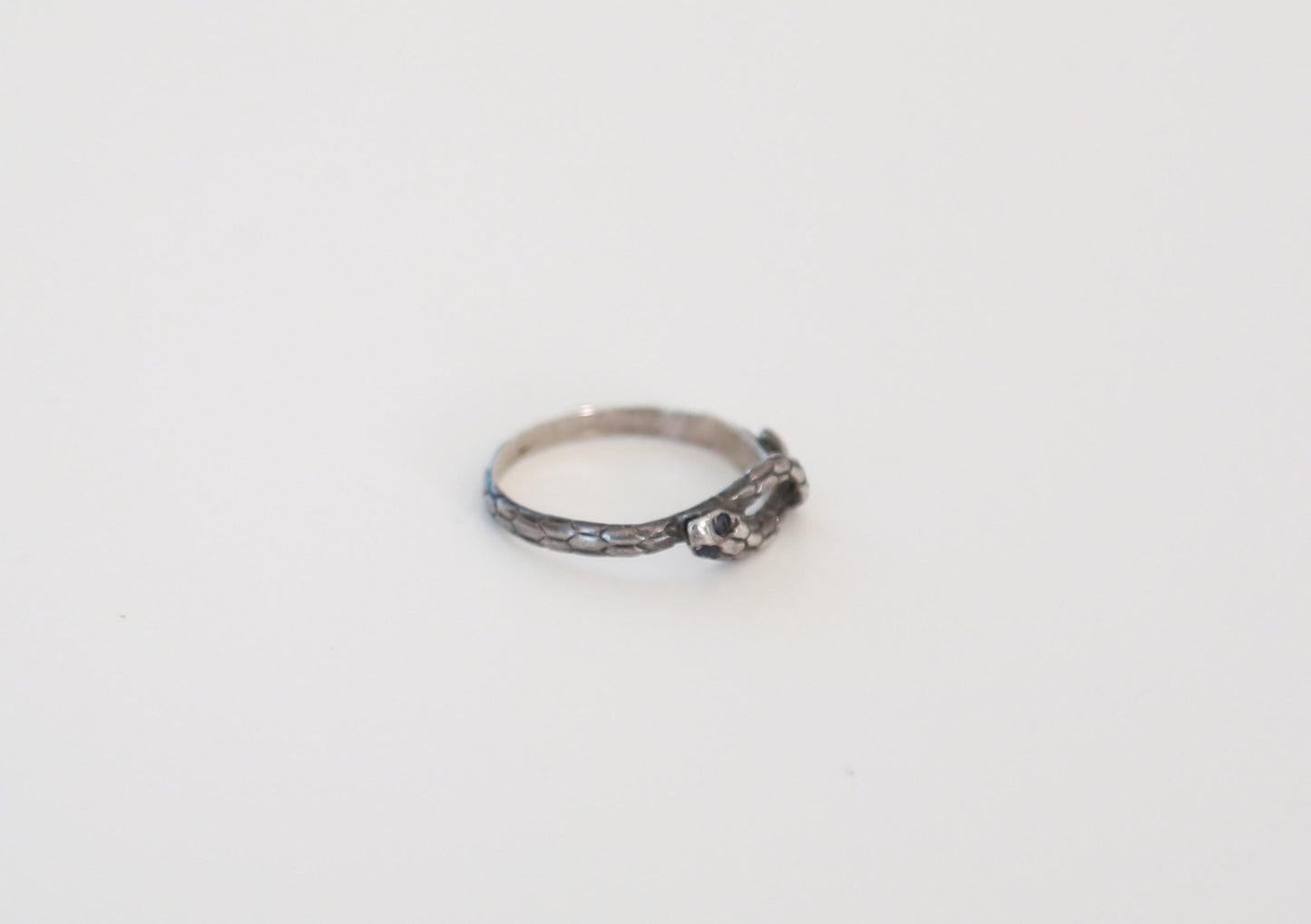 Vintage Sterling Silver sapphire snake ring  sz. 7 1/2