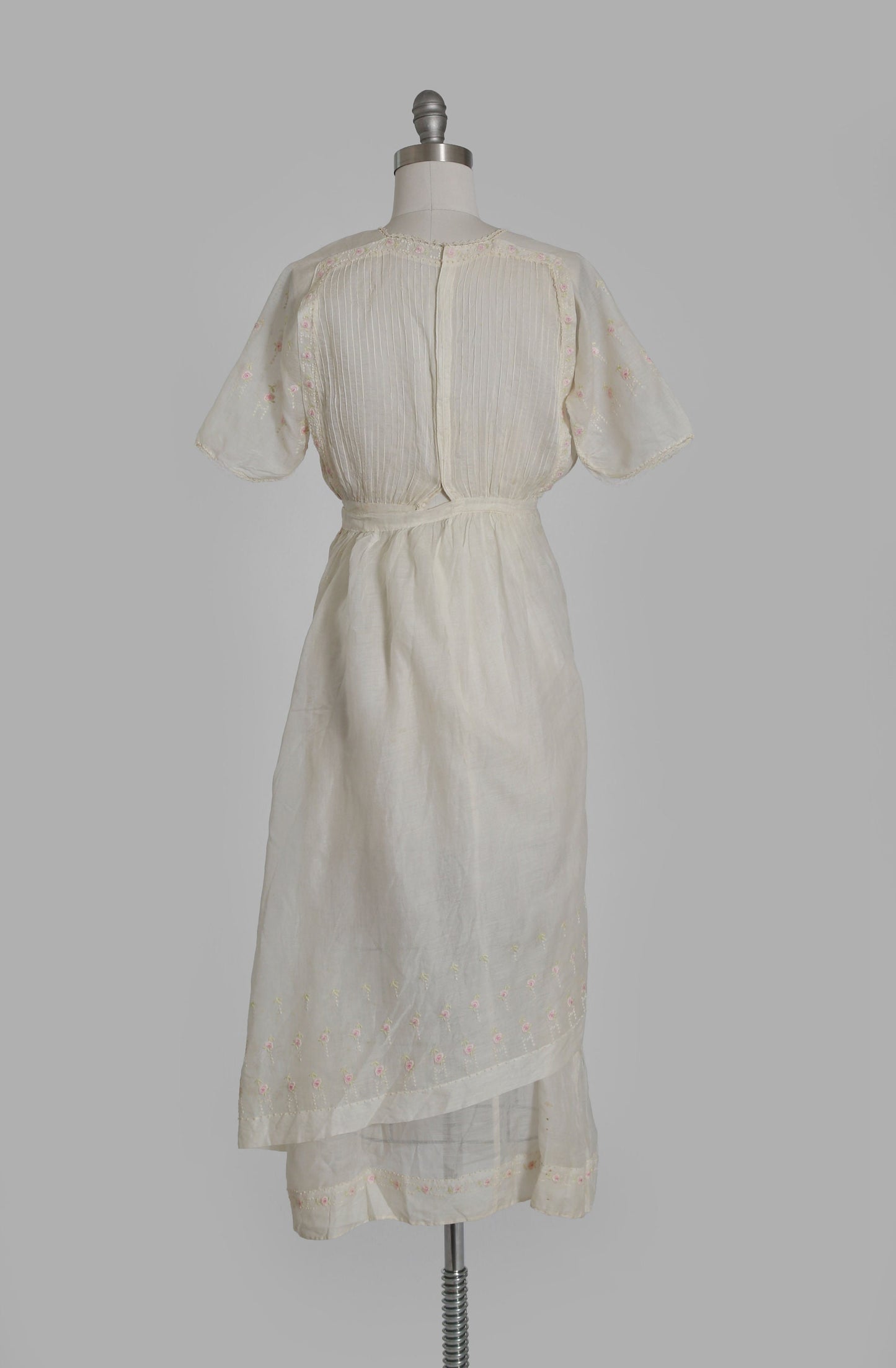 Antique Vintage Edwardian crochet hand embroidered floral cotton lawn dress
