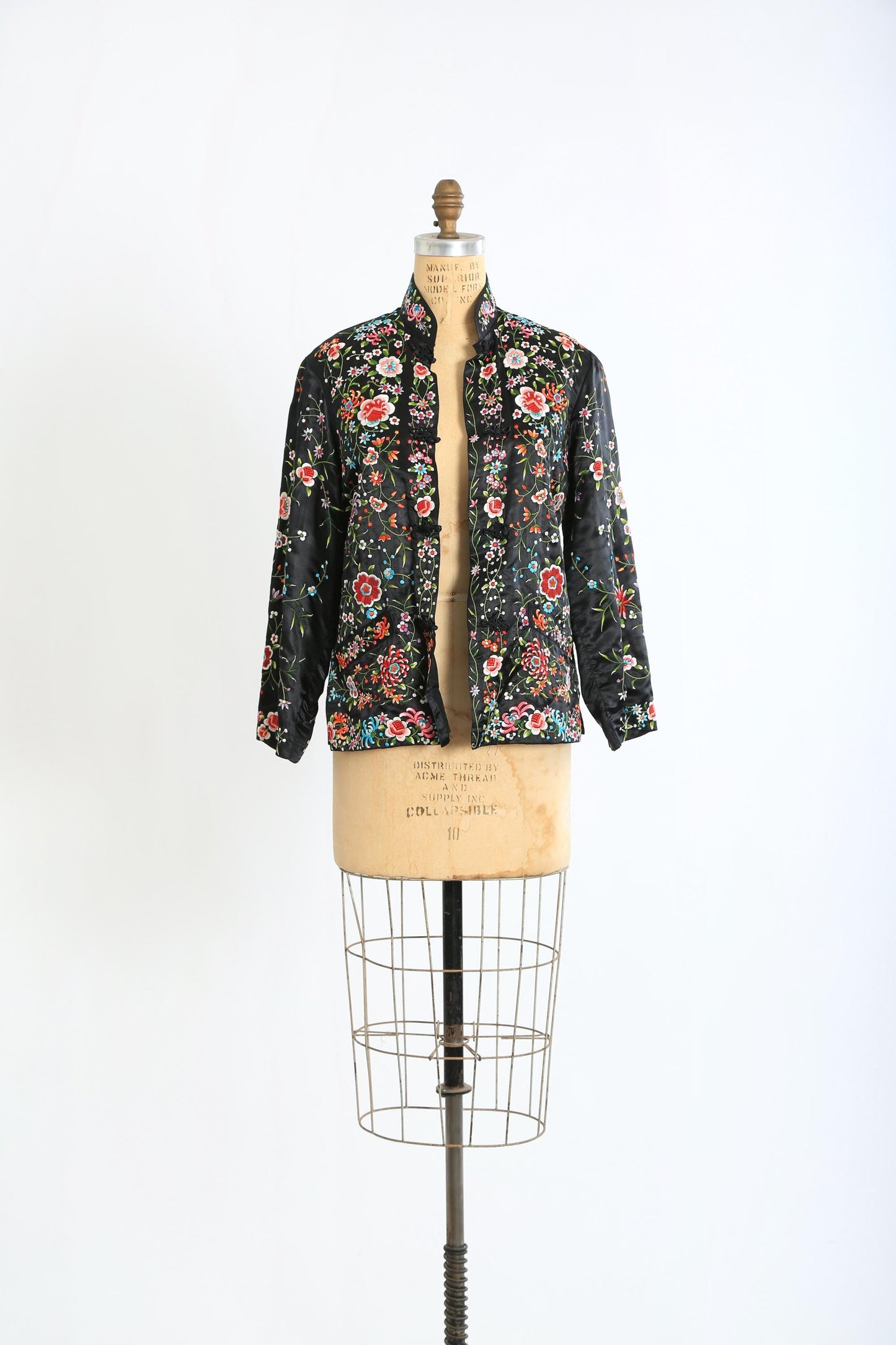 Vintage 60s hand embroidered Chinese silk jacket