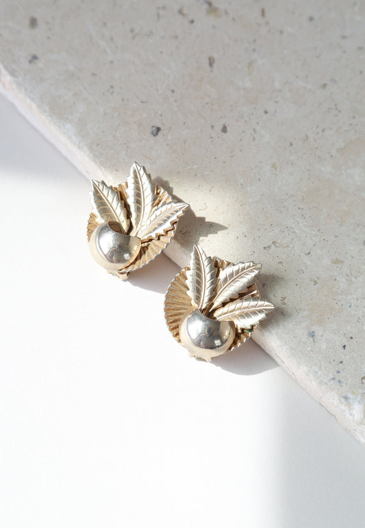 80s gold statement earrings | vintage 1980s gold clip on earrings | tropical earrings